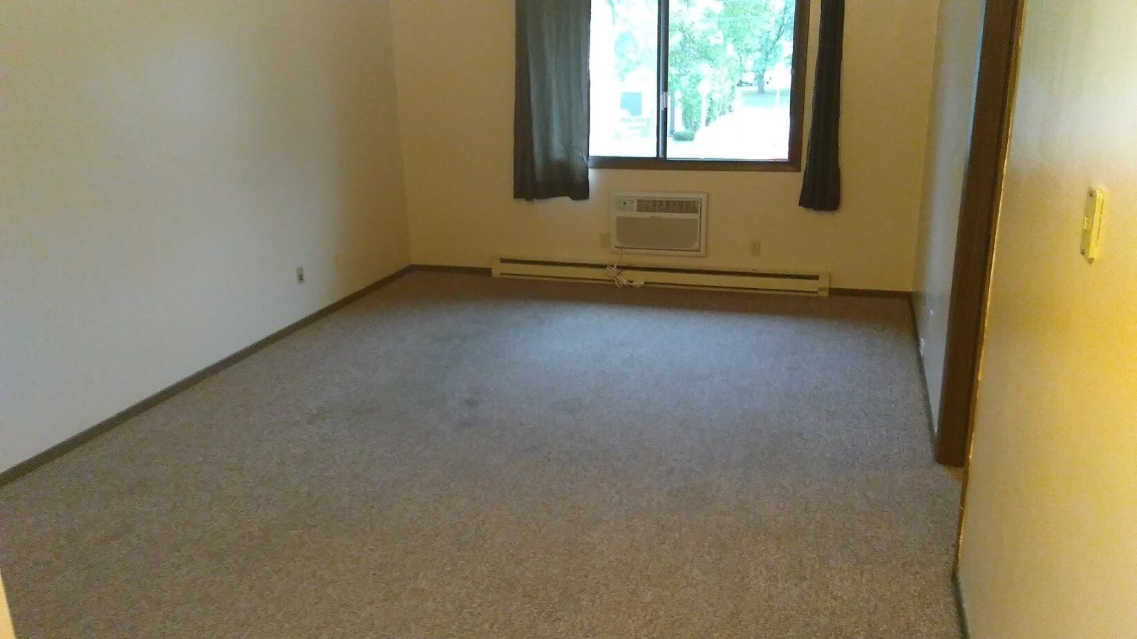 Building Photo - 401 N East St