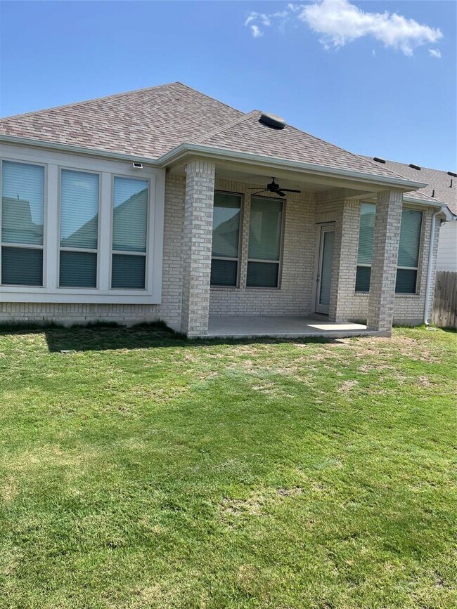 Building Photo - 117 Stone Fork Ln