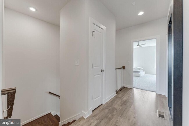 Building Photo - 42403 Arcola Vista Terrace