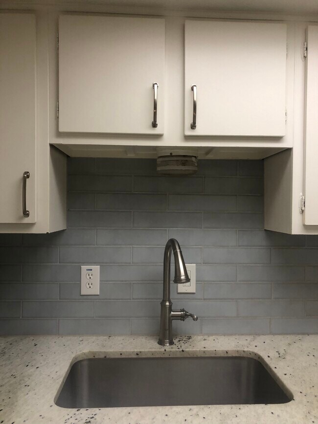 New Backsplash - 12810 Midway Rd