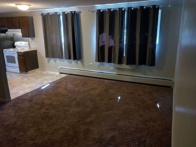 Building Photo - 1941 Clinton St