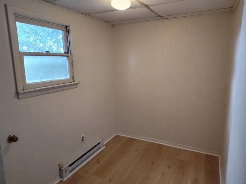 Bedroom 2 - 117 Walnut St