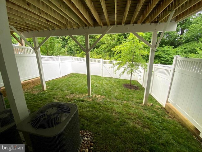 Building Photo - 4325 Spring Foal Ct