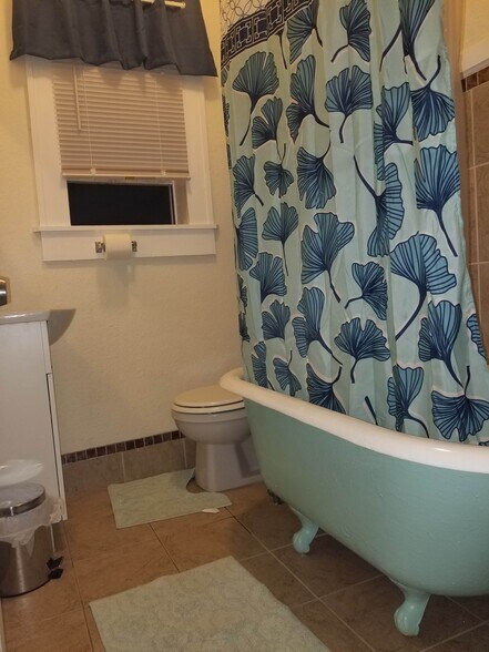 Building Photo - 524 Dr MLK Jr St S