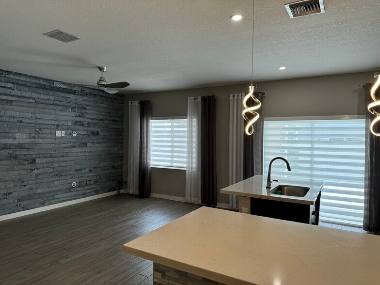 Building Photo - 1763 SE 8th Pl