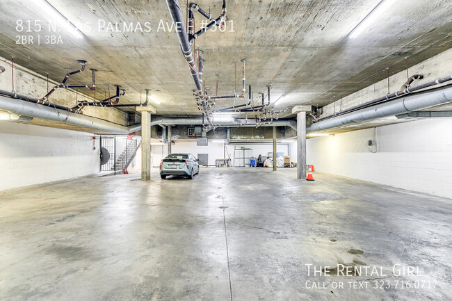 Building Photo - 815 N Las Palmas Ave