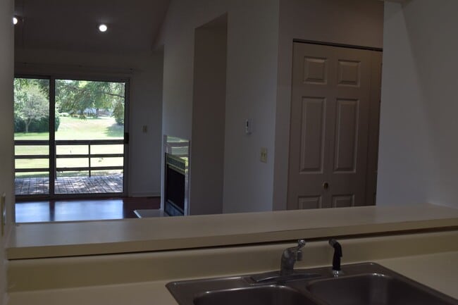 Interior Photo - Misty Cove