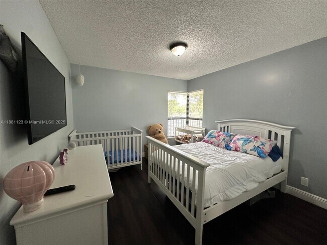 Building Photo - 2527 NW 49th Terrace