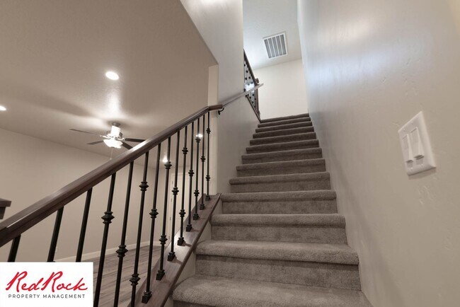 Building Photo - 493 N 550 W