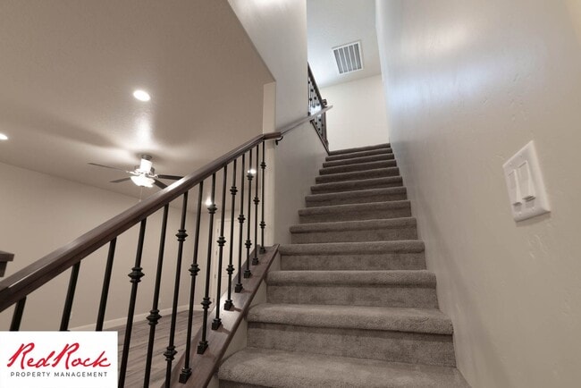 Building Photo - Newer Townhome in Hurricane Heights