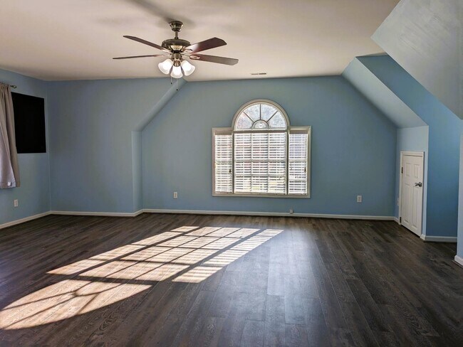 Building Photo - 417 Nichols Farm Dr