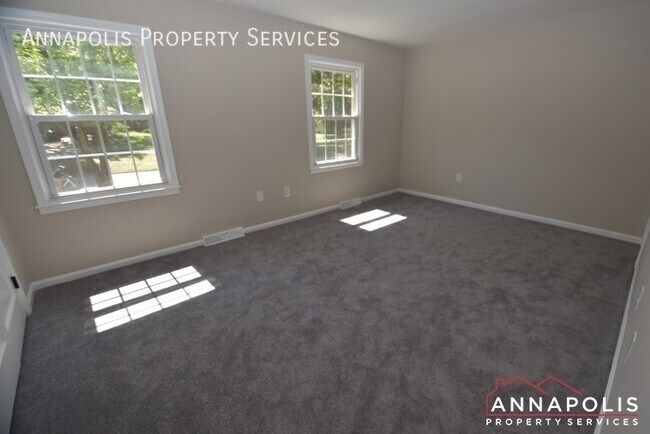 Building Photo - 1650 Albermarle Dr