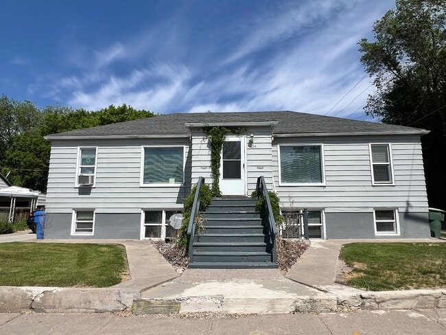 Building Photo - 422 E Terry St
