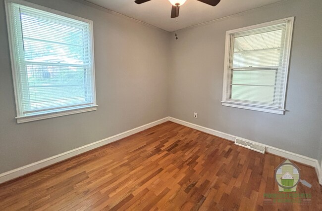 Building Photo - 206 Von Hollen Dr