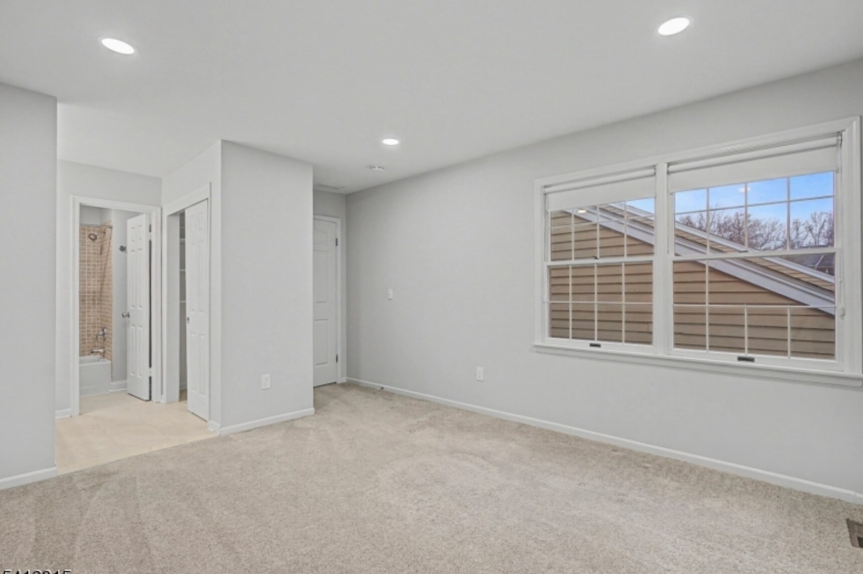 Building Photo - 6 Exeter Rd