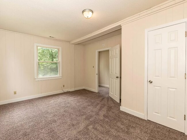 Building Photo - 303 22nd St