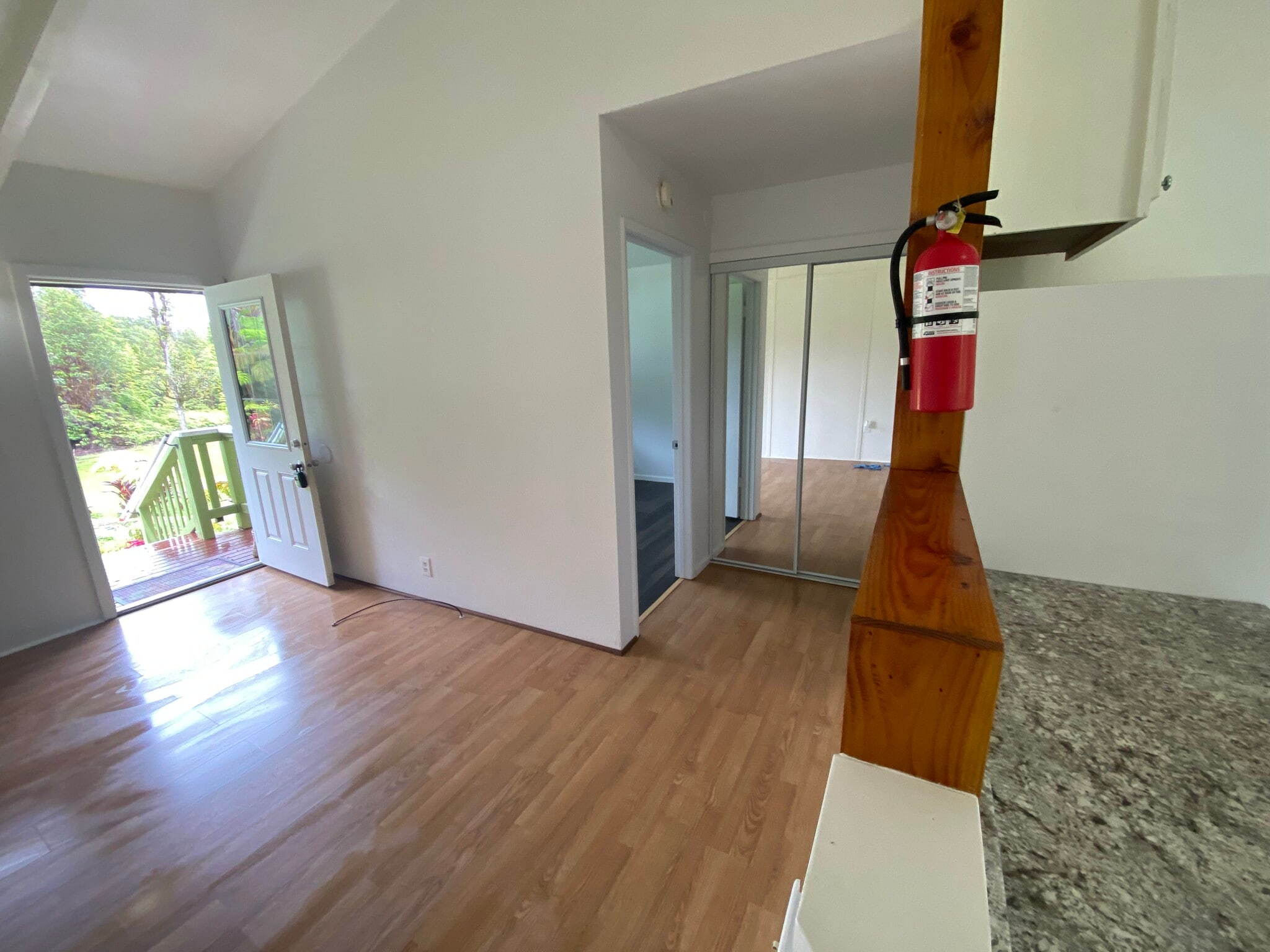 Building Photo - 18-4025 N Glenwood Rd