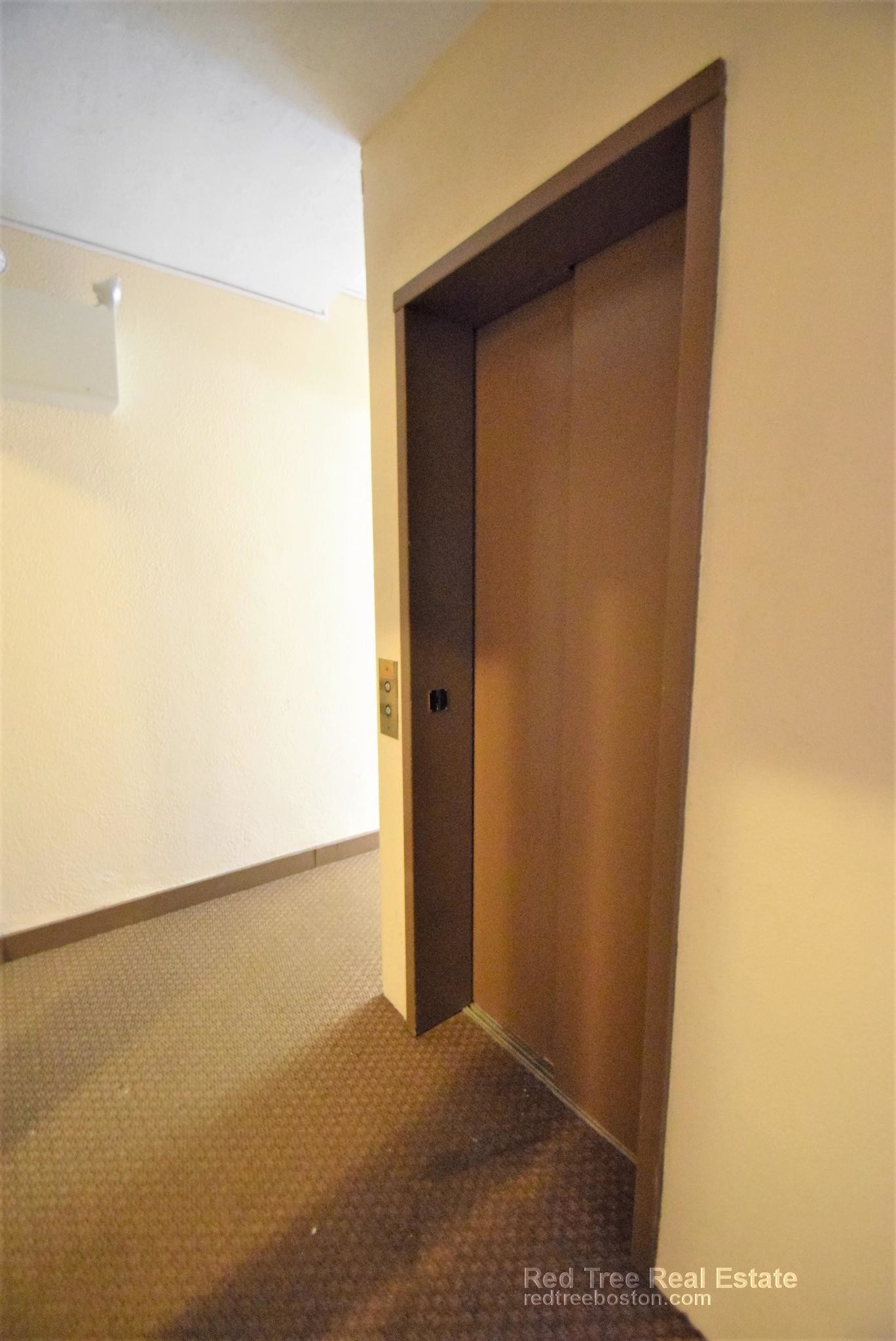 Building Photo - 6 Sutherland Rd