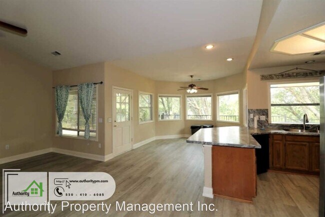 Building Photo - 4 br, 2 bath House - 2118 Sophy Place