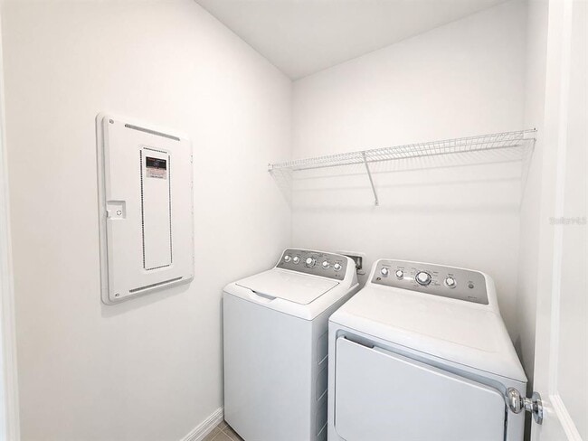 Building Photo - 5671 Nispero Wy