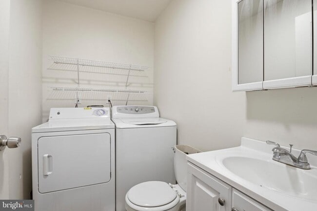 Building Photo - 1218 S 45th St