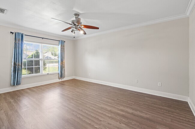Building Photo - 404 Cavendish Dr