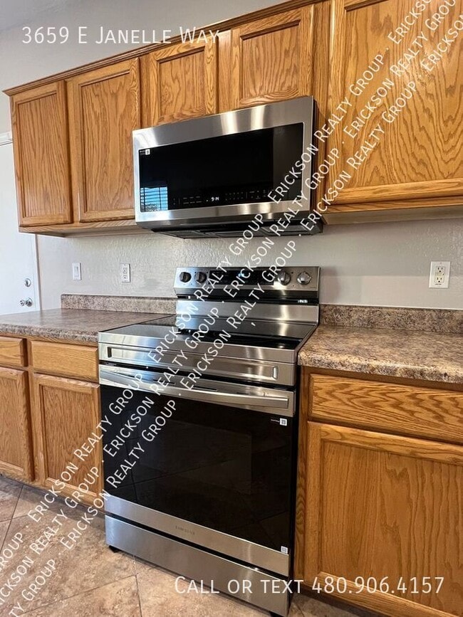 Building Photo - 3659 E Janelle Way