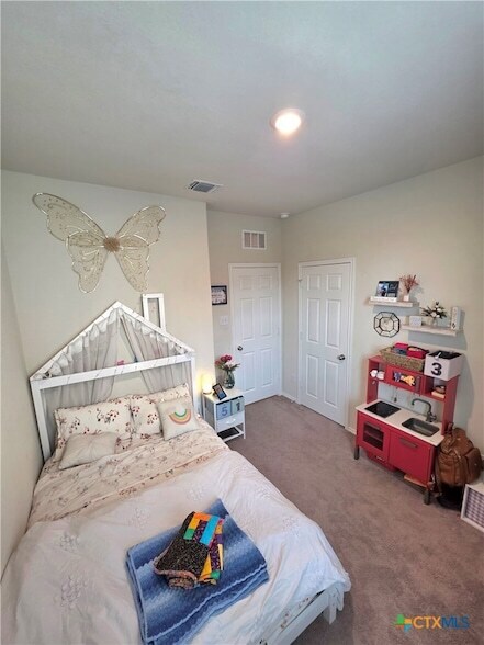 Building Photo - 350 Bedford Falls Ln