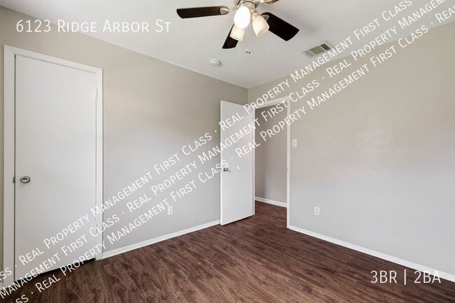 Building Photo - 6123 Ridge Arbor St