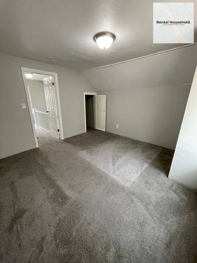 Building Photo - Newly Renovated 3-Bedroom Bungalow