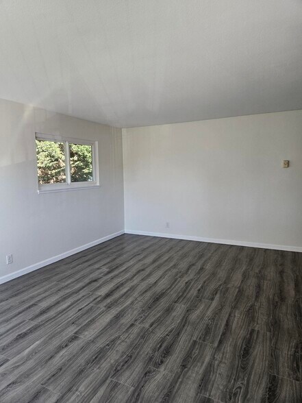 Building Photo - 1107 Carlsbad Pl