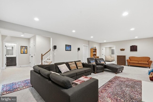 Building Photo - 2516 Villanova Dr