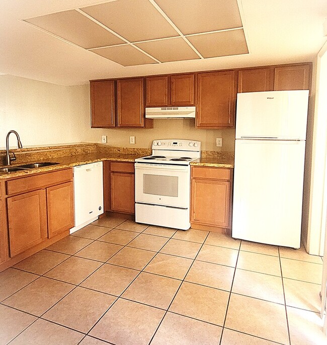 Building Photo - Beautiful 3-bedroom 2.5-bathroom condo