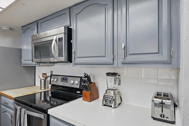 Building Photo - 3454 Livingston Ln