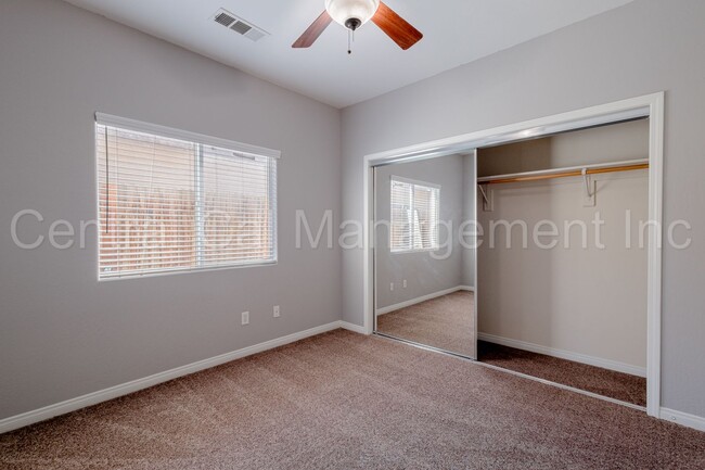 Building Photo - 3 Bedroom/2 Bath Home in Desired Southwest...