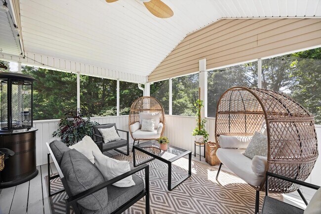 Building Photo - 8410 Smoketree Cir