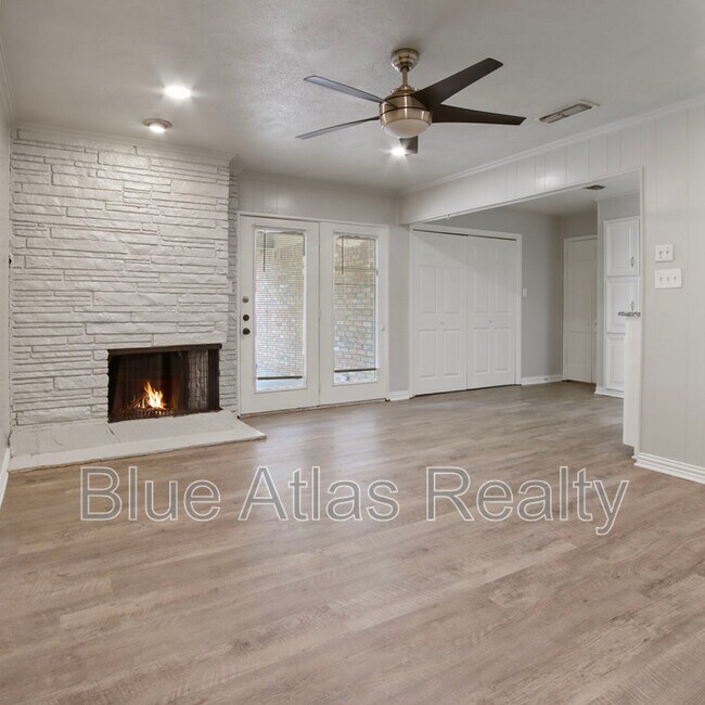 Building Photo - 4439 Altamesa Blvd