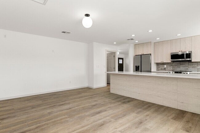 Building Photo - 6021 E Acoma Dr