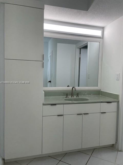 Building Photo - 3725 S Ocean Dr