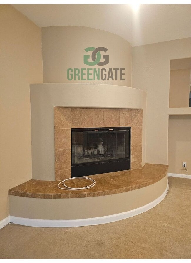 Building Photo - Spacious 4 Bedroom 3 Bath in Patterson! AV...
