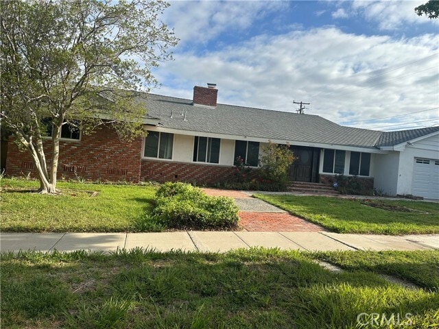 Building Photo - 3025 E Hillcrest Ave