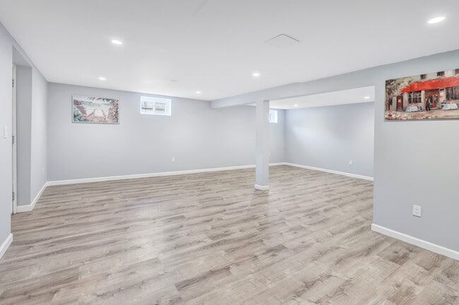 Building Photo - 61 Wakeley St