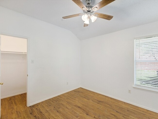Building Photo - 823 Ashley Pl