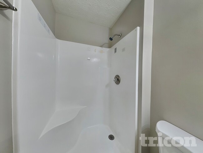 Building Photo - 5220 Tamarisk Ct