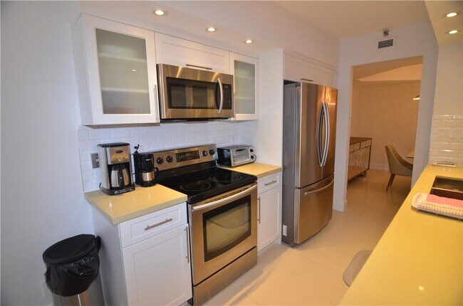 Building Photo - 19355 Turnberry Way