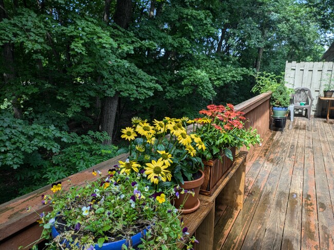 Building Photo - 15845 27th Ave N