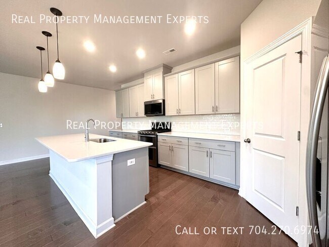 Building Photo - 3012 Striped Maple Ct