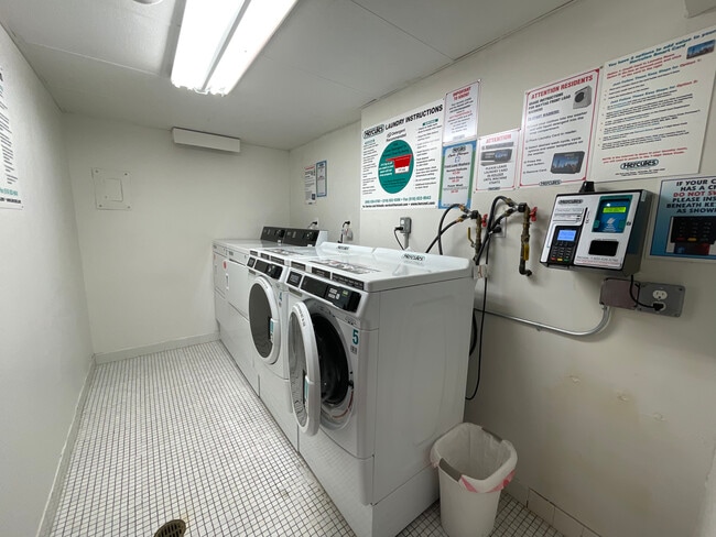 Laundry rooms per floor - 9 Chelsea Place