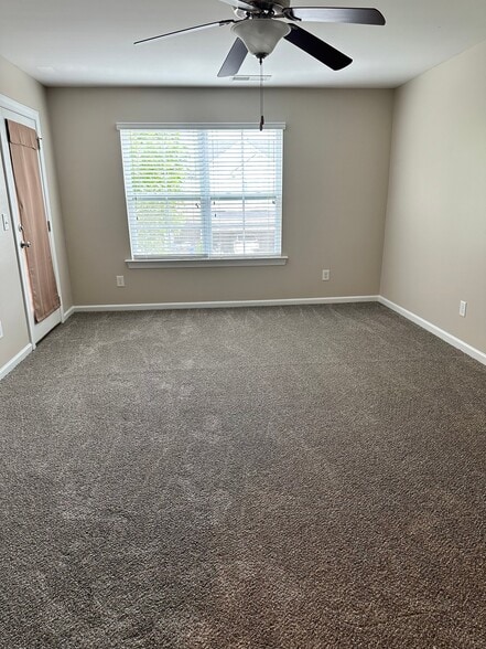 Building Photo - 156 Top Forest Drive