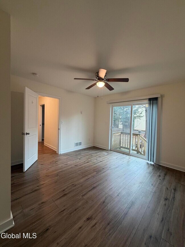 Building Photo - 36 Vly Rd